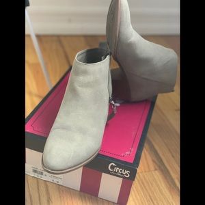 Sam Edelman Lt Grey Booties 🔥🔥🔥